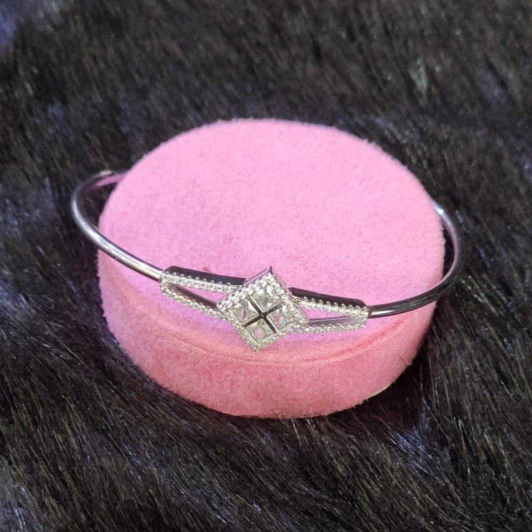 92.5 Sterling Silver Squared Appeal Bracelet For Women
