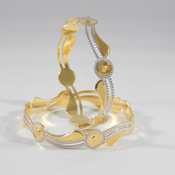 22Kt Yellow Gold Swishing Spangle Bangles for Wome...