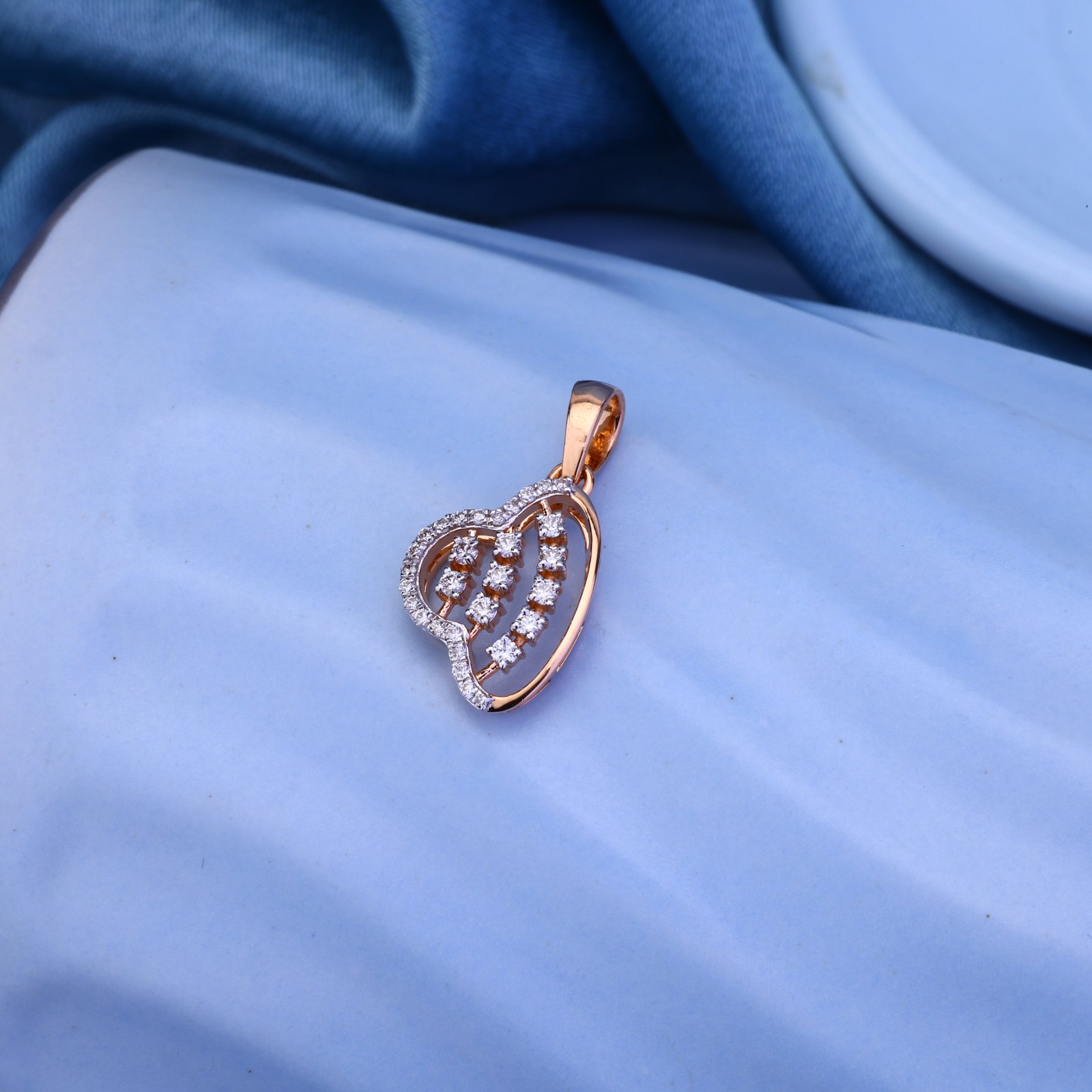 18Kt Rose Gold Pendant For Women