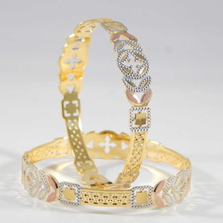 22KT Yellow Gold Square With Left Bangles For Women